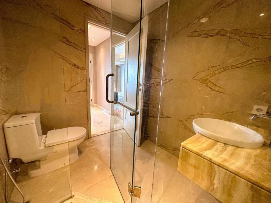 Bathroom detail