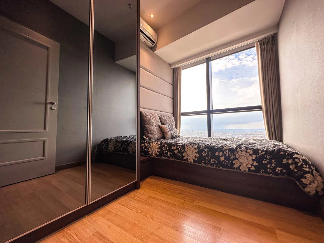 Second bedroom