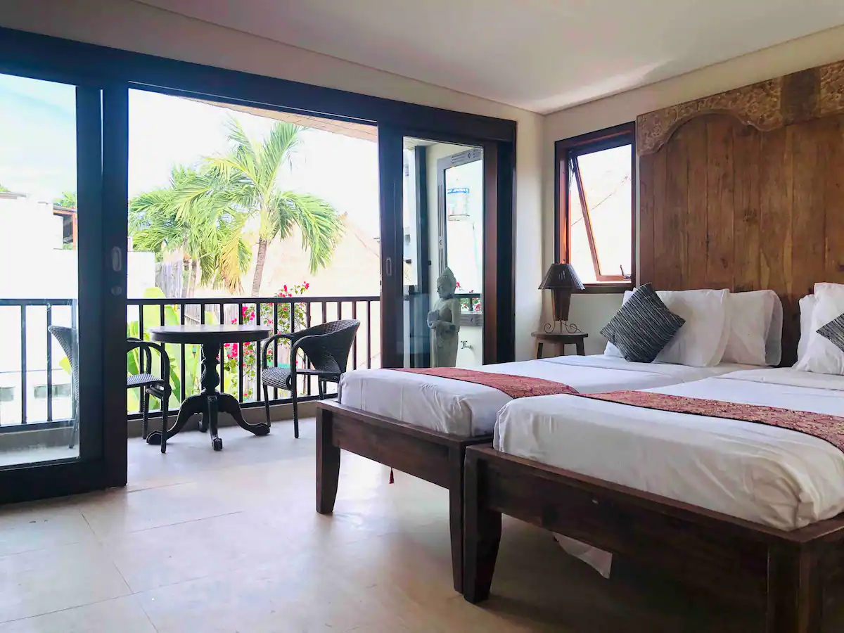 Kamar tidur tiga dengan akses balkon