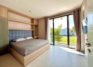 Rumah 4 Kamar di Northwest Park Surabaya Barat — area tamu