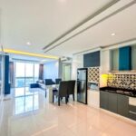 Dapur dan ruang tamu apartemen 2br sophisticated surabaya di via tower ciputra world