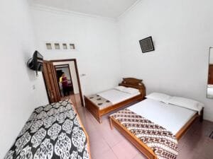 Santalum Hotel Yogyakarta — guest space