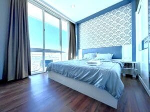 Kamar nomor 1 apartemen 2br sophisticated surabaya di via tower ciputra world