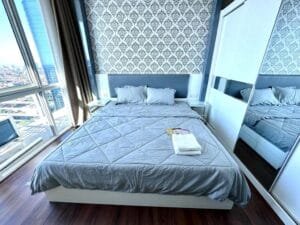 Kamar pertama apartemen 2br sophisticated surabaya di via tower ciputra world