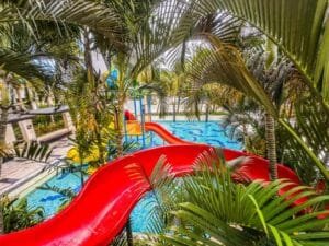 Kolam renang anak di via tower ciputra world