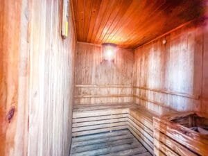 Sauna di via tower ciputra world