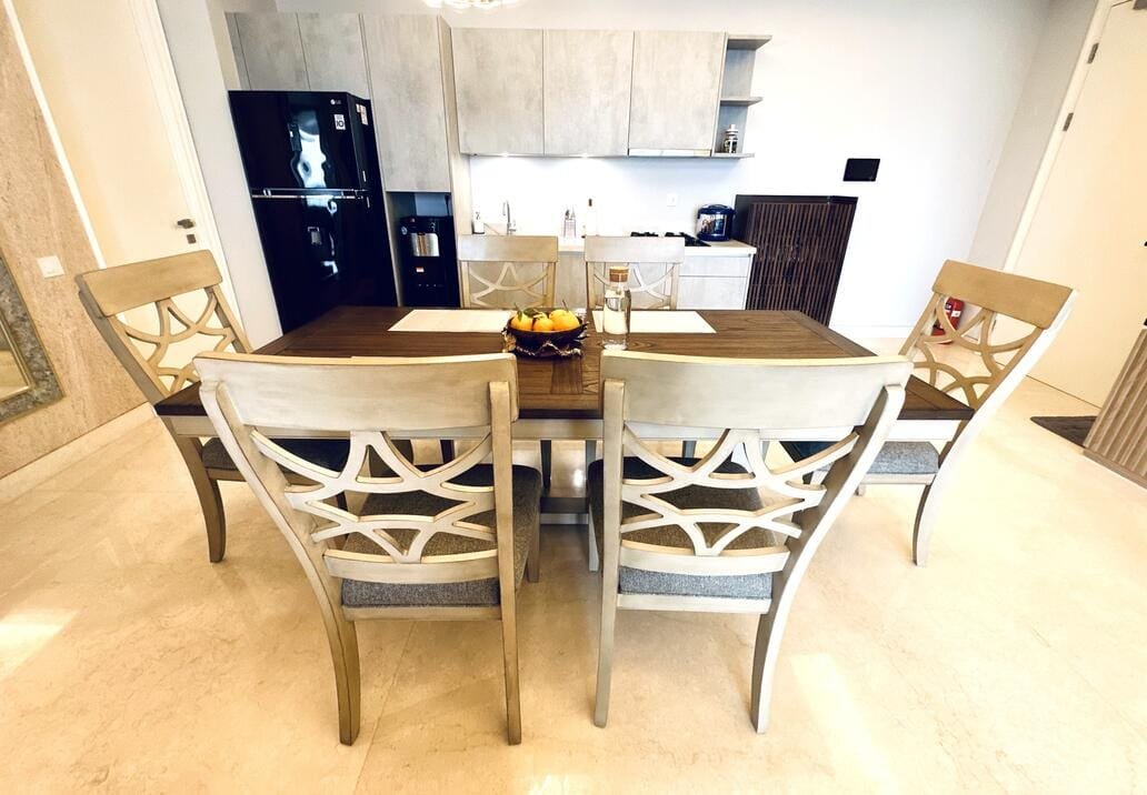 Kitchen and dining area