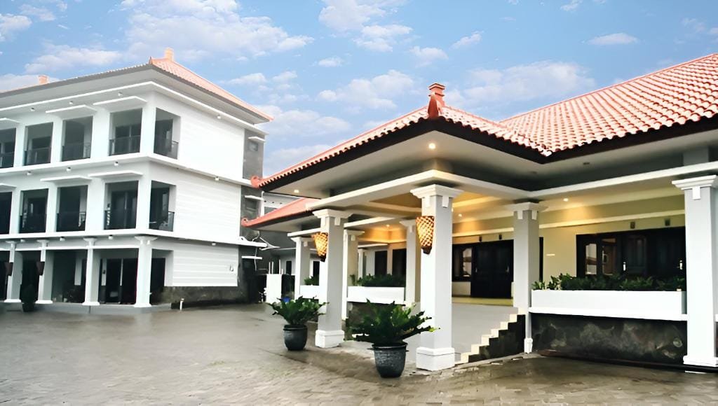 Avila Hotel dan suasana Trawas Mojokerto