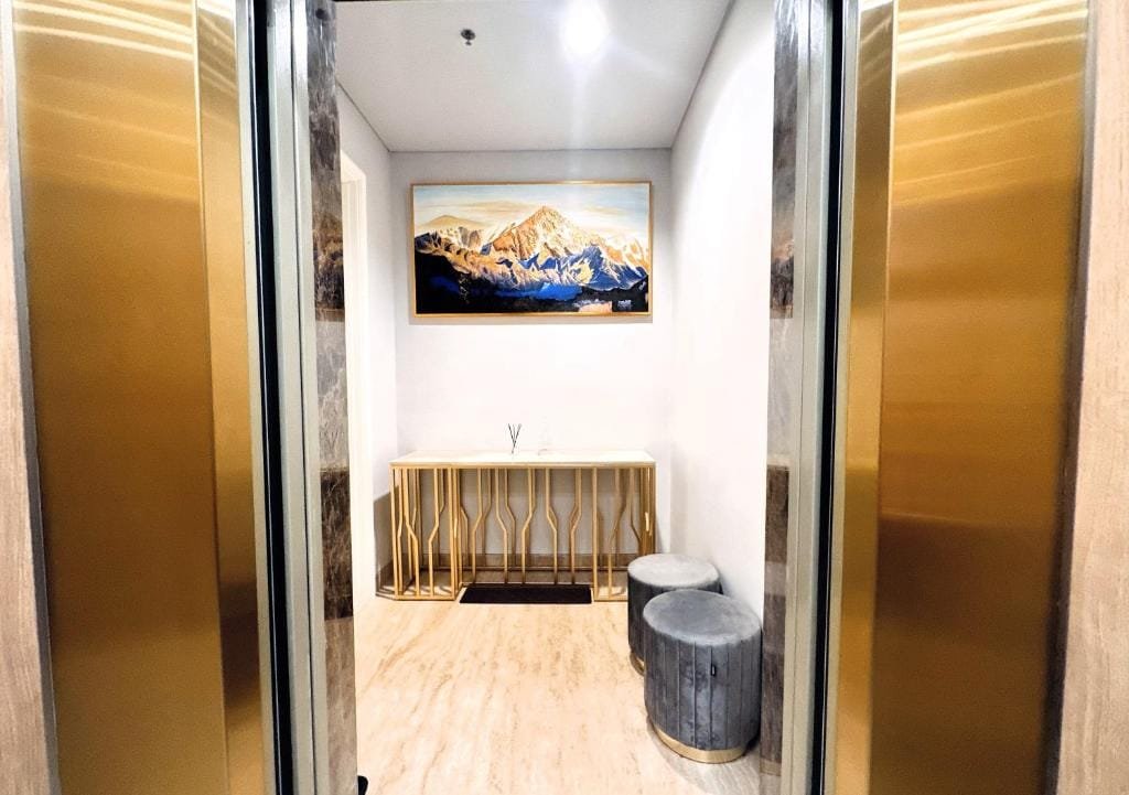 Private lift area