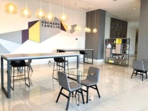 Area duduk bersama di Tanglin Orchard