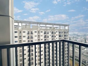 Balkon cozy 2br apartment di signature park grande mt haryono