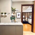 Entrance console serene 2br Venetian grand sungkono