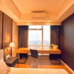 Meja bedroom 1 serene 2br Venetian grand sungkono
