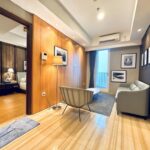 Ruang tamu serene 2br Venetian grand sungkono