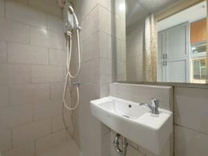Studio kamar mandi amor sby