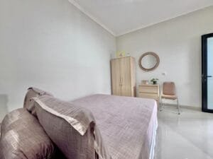 Kamar tidur di Nest Kostel Kebayoran Jakarta Selatan