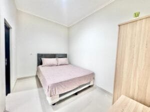 Wardrobe nest kostel south jakarta