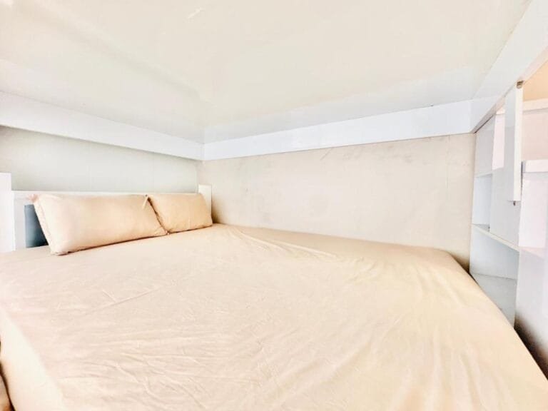 Upstairs bedroom merapi green hills jogjakarta