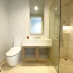 Bathroom signature arc100 vasa suite