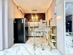 Dapur dan meja makan griya indah sleman jogja