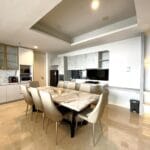 Ruang makan signature arc100 vasa suite