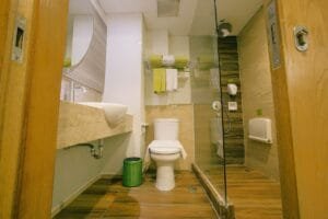 Bathroom in the Love family studio