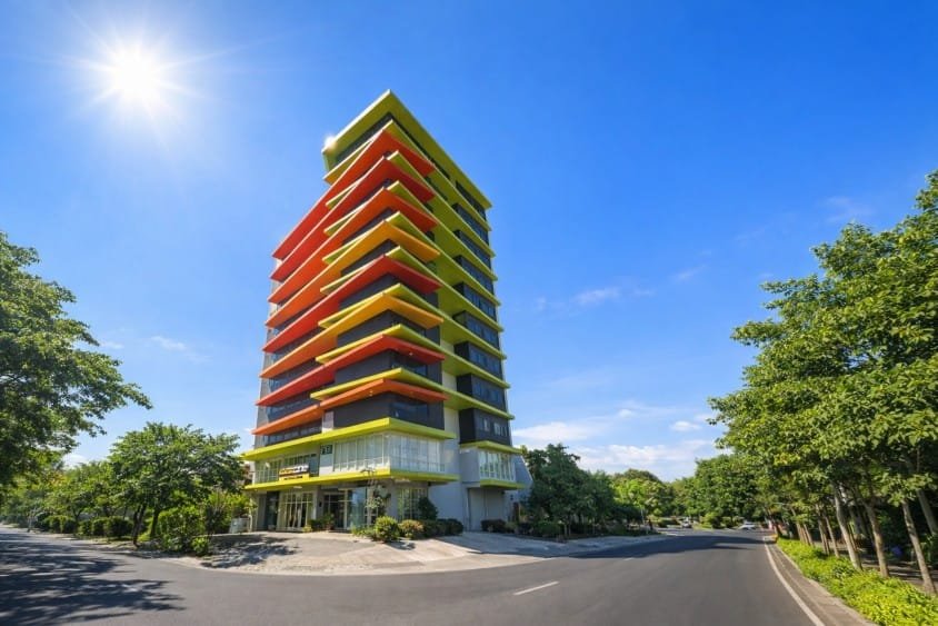 MaxOne Hotel Dharmahusada building in East Surabaya
