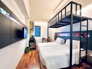 Bunk-bed arrangement in a Max Love family suite