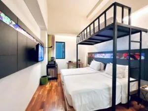 Bunk-bed arrangement in a Max Love family suite