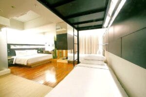 Area tidur pada Family Suite tipe Love
