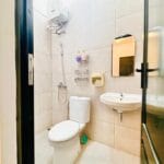 Kamarmandi cozy 2br house di regency one eastpoint