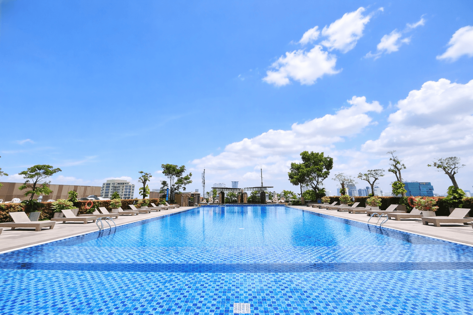 Modern chic 2br at trillium surabaya central