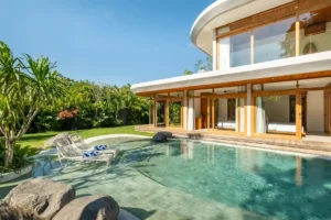 Villa dengan kolam renang pribadi di Uluwatu Bali