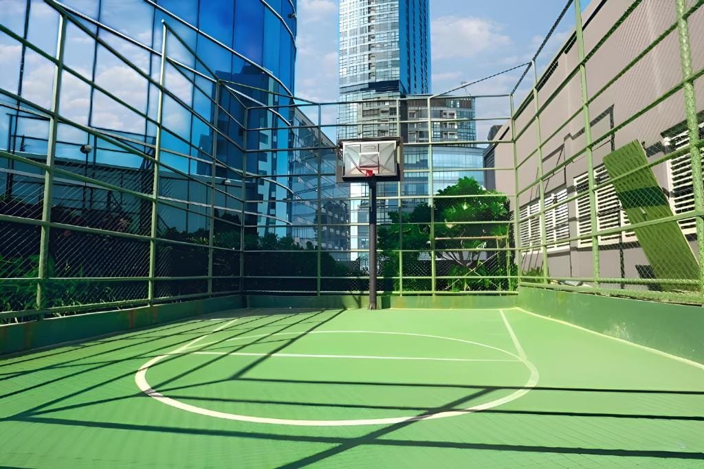 Lapangan basket 3 lawan 3 di One Icon Surabaya