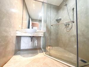 Kamar mandi kedua at Vista at The Peak Surabaya